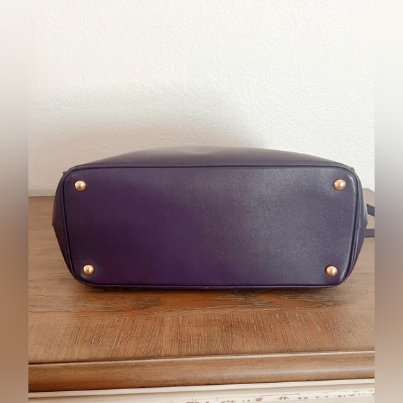 Prada Galleria Saffiano Bag - Picture 9 of 10